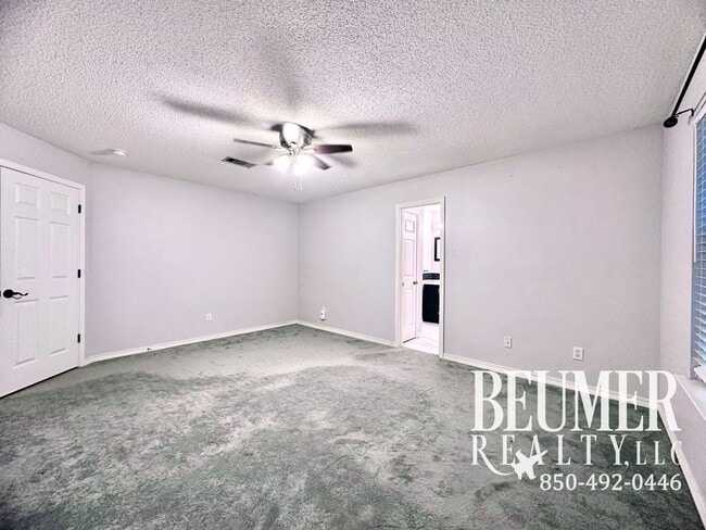 Building Photo - Solar Panel 3bd/2bath Home located Northeast Pensacola