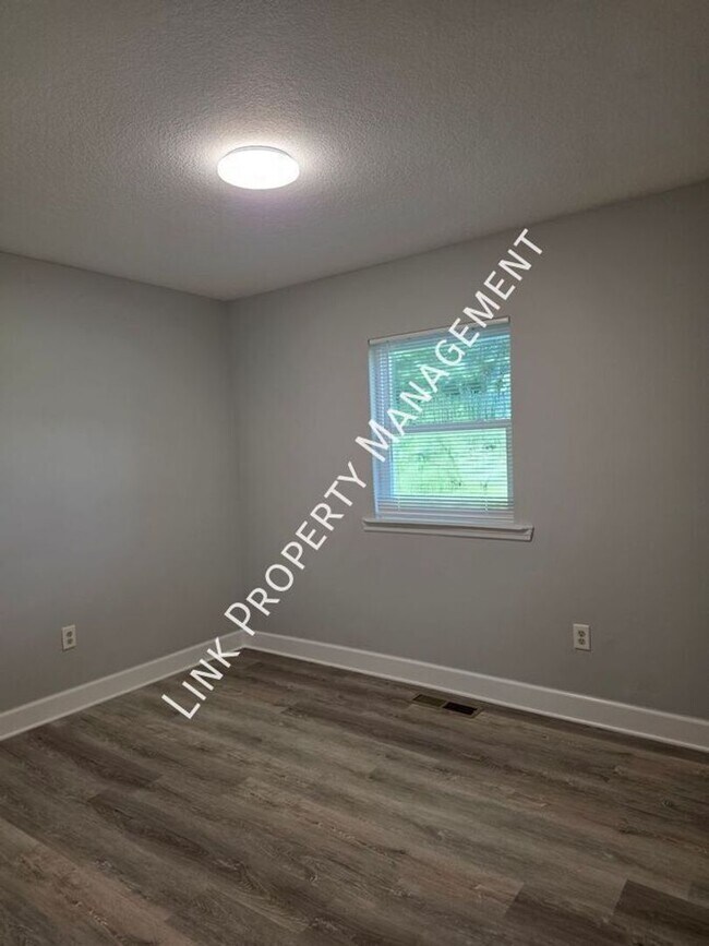 Building Photo - 2111 Mt Pisgah Rd