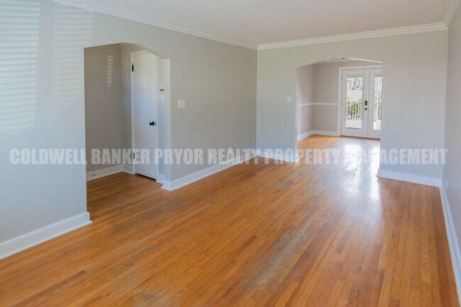 Building Photo - 128 S St Marks Ave