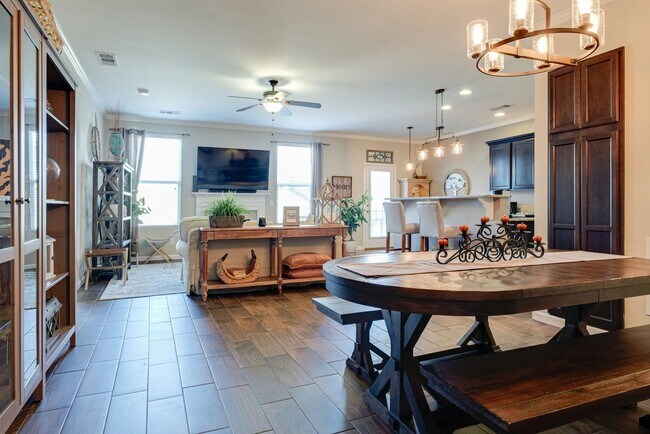 Building Photo - 2012 Hickory Brook Dr