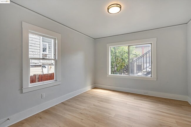 Building Photo - 865 40th St