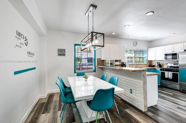 Building Photo - 1629 Johnson St