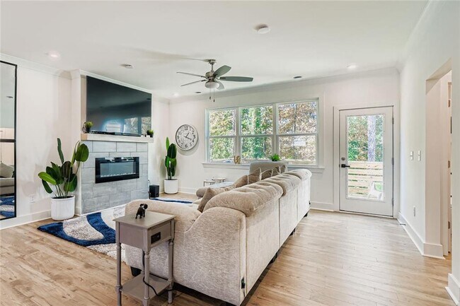 Building Photo - 3423 Catalan Aly