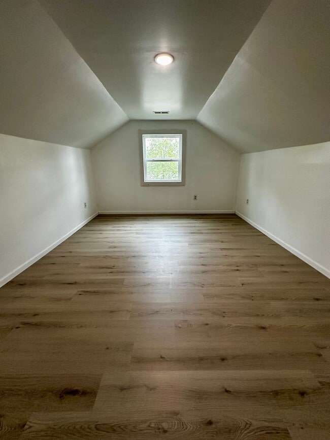 Building Photo - 1214 Commercial St