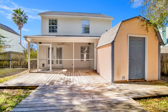 Building Photo - Innerarity Point Living at an Affordable Cost!