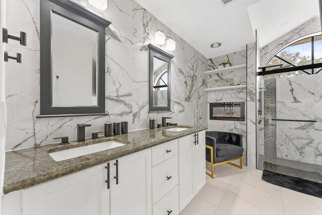 Building Photo - 13947 Geranium Pl