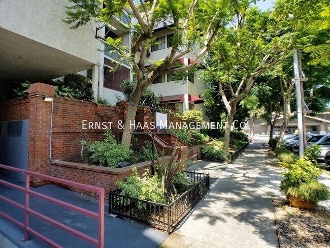 Building Photo - 730 W 4th St