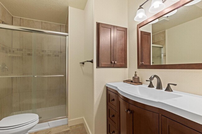 Building Photo - 4334 Vineyard Terrace