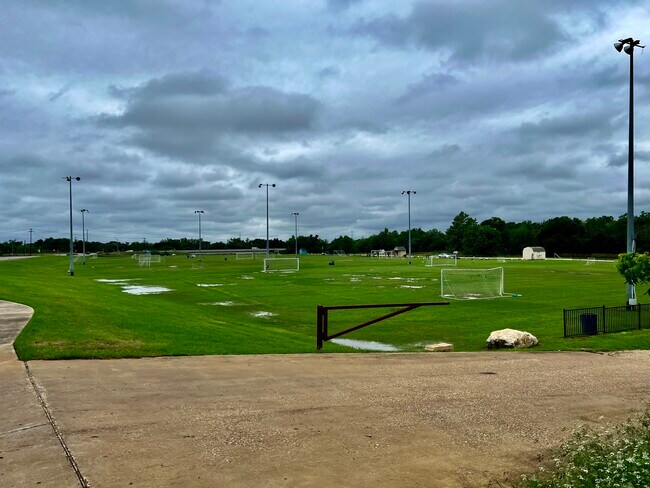 Building Photo - 101 Altamont St
