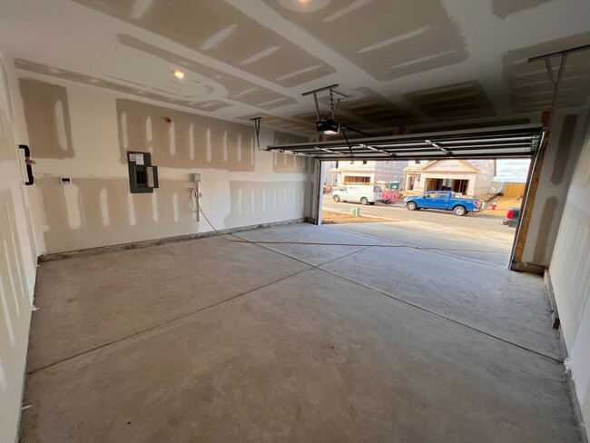 Building Photo - 828 Justify Lp