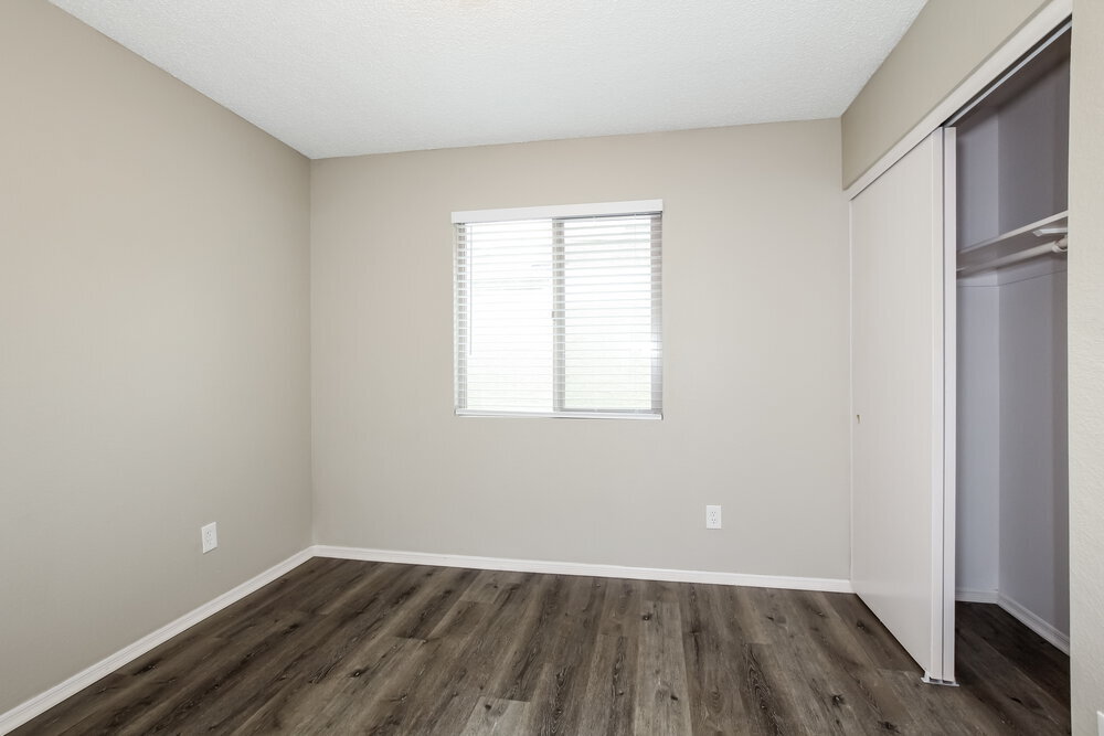 Building Photo - 4758 W Escuda Dr