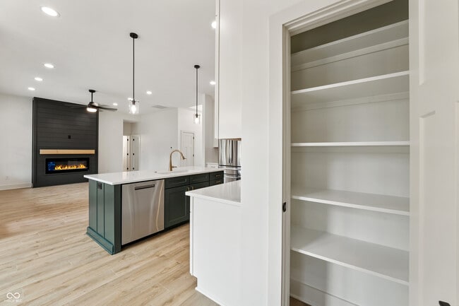 Building Photo - 5123 Oak Rdg Pl