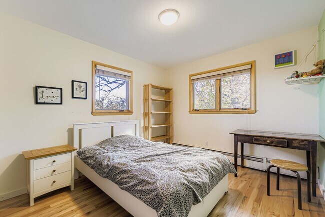 Building Photo - 2425 Dartmouth Ave