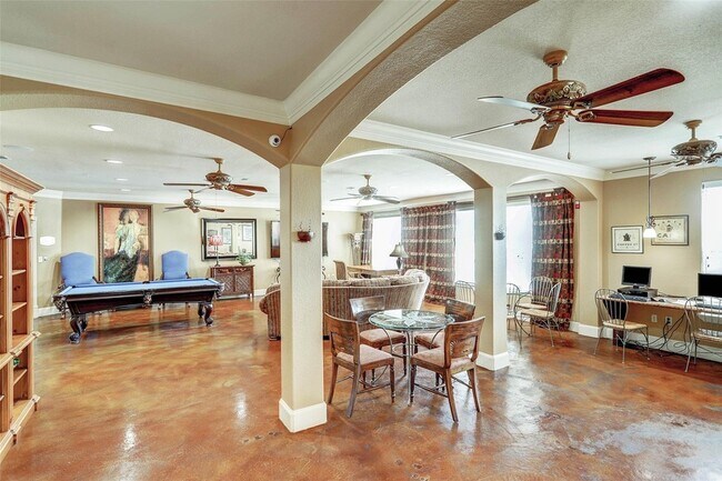 Building Photo - 1711 Old Spanish Trl