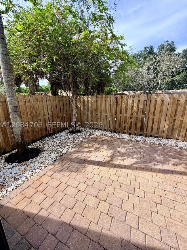Building Photo - 6561 N Anise Ct