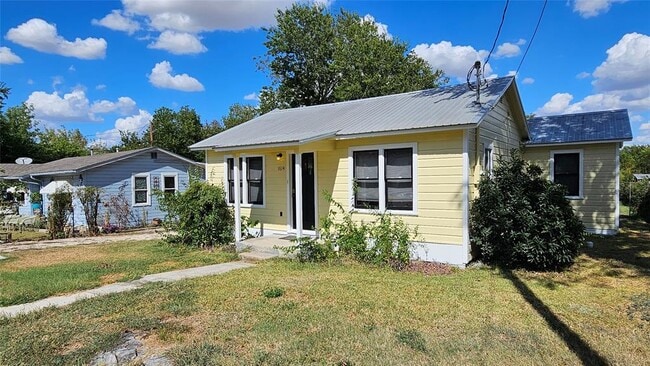 Building Photo - 1614 N Lynn St