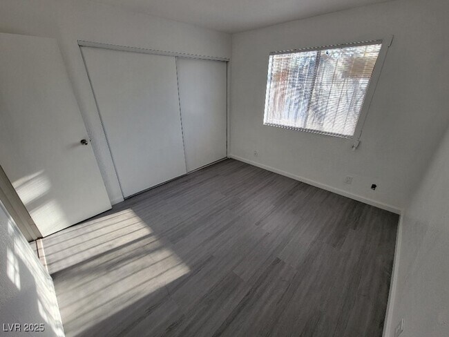 Building Photo - 2771 S Mountain Vista St