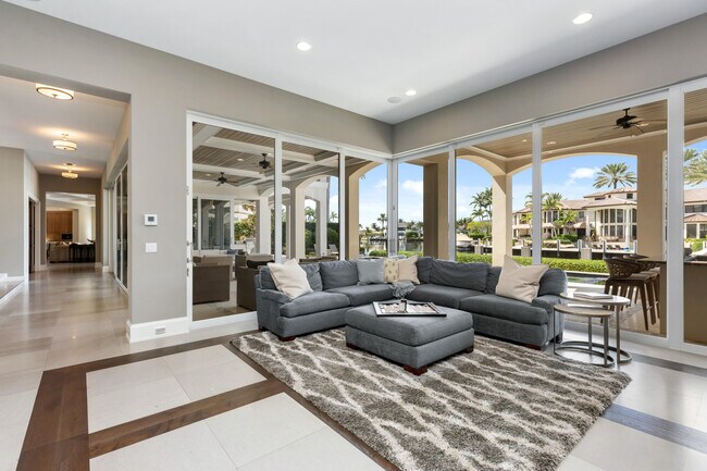 Building Photo - 3211 NE 27th Ave