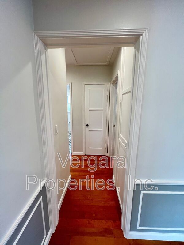 Building Photo - 6531 W 85th St