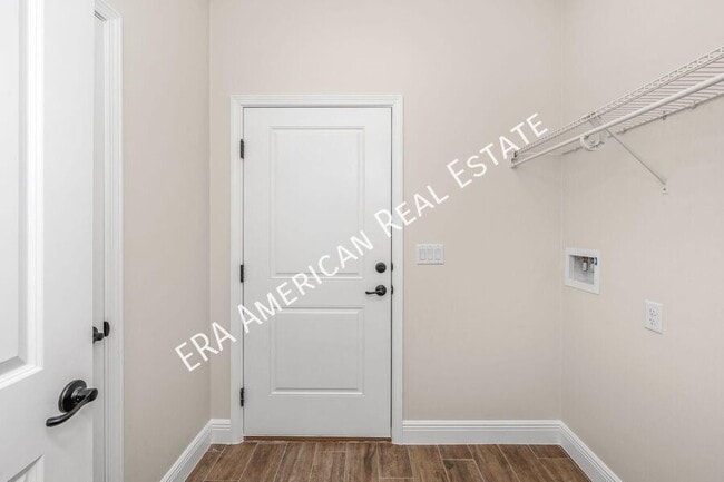 Building Photo - 727 Fairview Dr