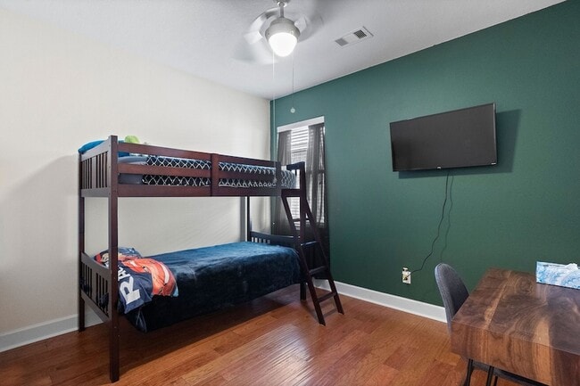 Building Photo - 2022 Borthwick Ln