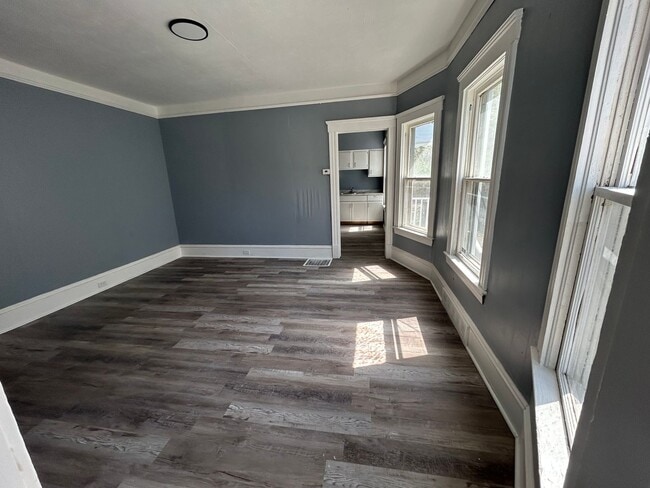 Building Photo - Great 2 Story 3 bedroom Section 8 accepted