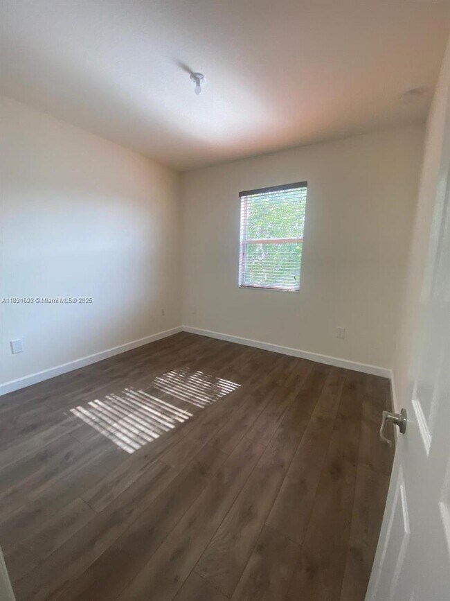 Building Photo - 9408 SW 171st Pl