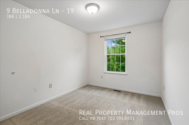 Building Photo - 9 Belladonna Ln