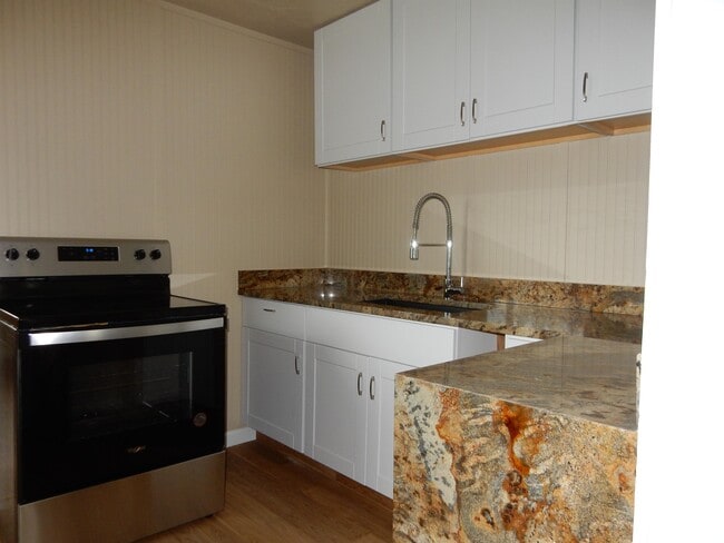 Building Photo - 1458 E Cleveland St