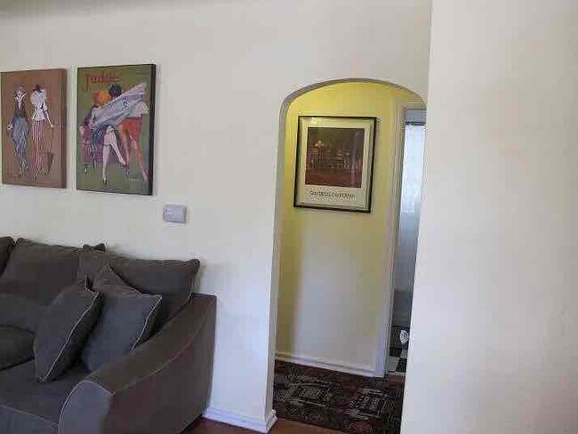 Building Photo - 1395 S Milwaukee St