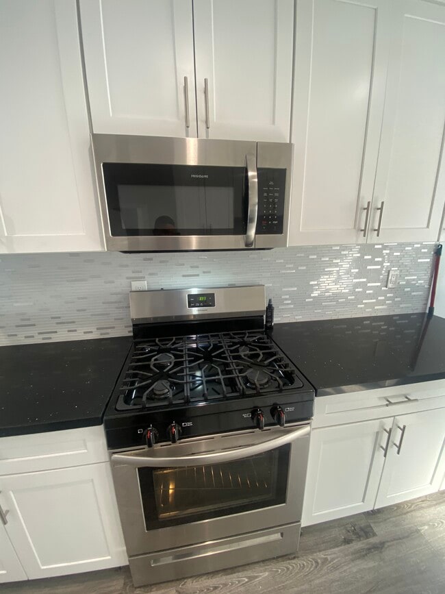 Building Photo - 241 Bonito Ave