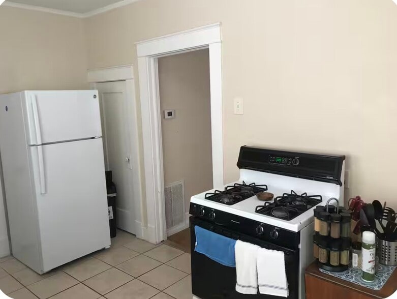 Building Photo - 2705 Vicksburg St