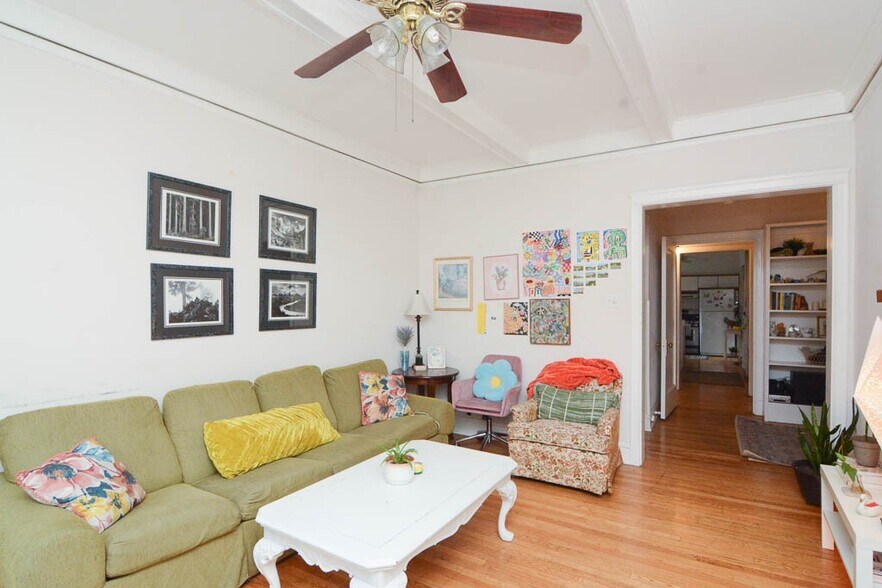 Building Photo - 1400 W Rosemont Ave