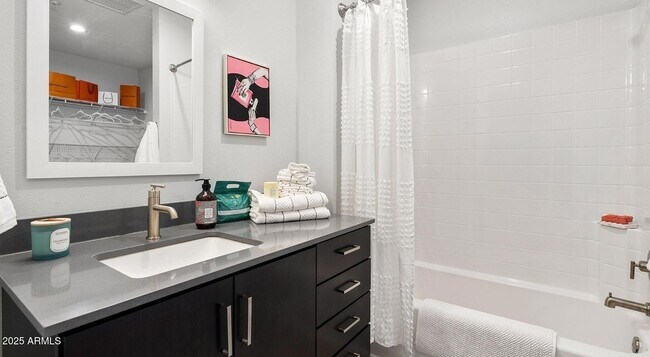 Building Photo - 6025 W Thomas Rd