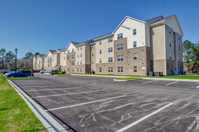 Building Photo - Tate Commons