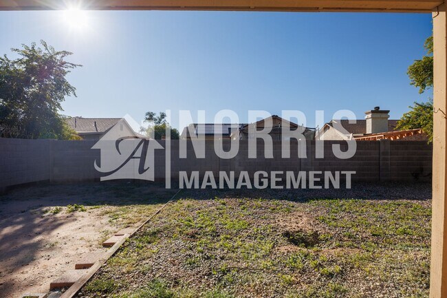 Building Photo - Freshly Updated Home with NO HOA