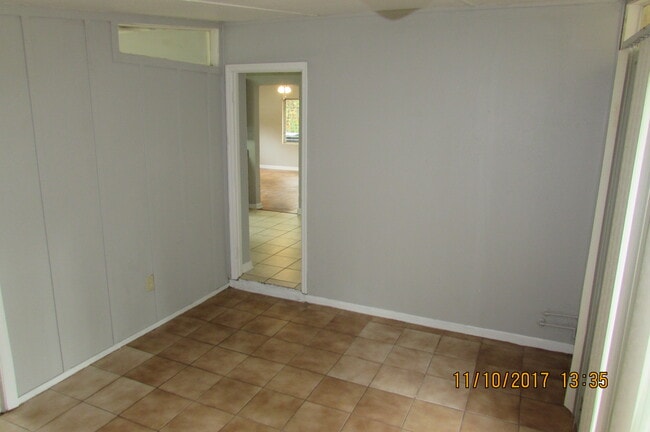 Building Photo - 508 NW 36th Dr