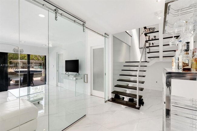 Building Photo - 3560 W Fairview St