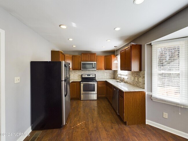 Building Photo - 3520 Casine Ct