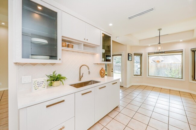 Building Photo - 303 Cinnamon Teal Loop