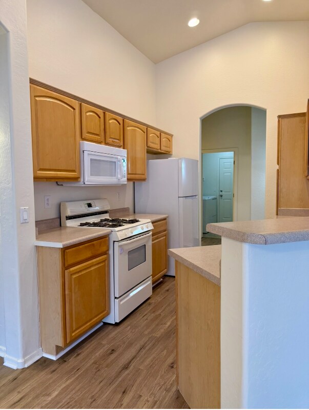 Building Photo - 7451 E Mountain Dr