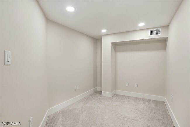 Building Photo - 6070 Lancewood Way