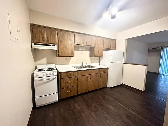 Building Photo - 1321 Division St