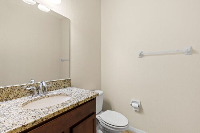 Building Photo - LIKE NEW Town Home For Rent in Wesley Chapel!