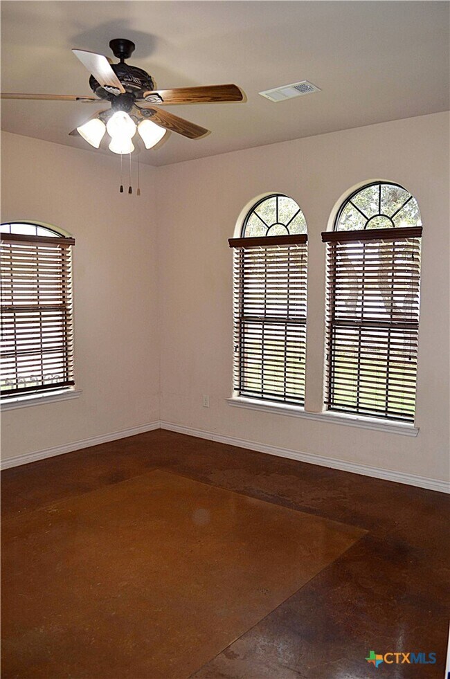 Building Photo - 5900 Boxelder Trail