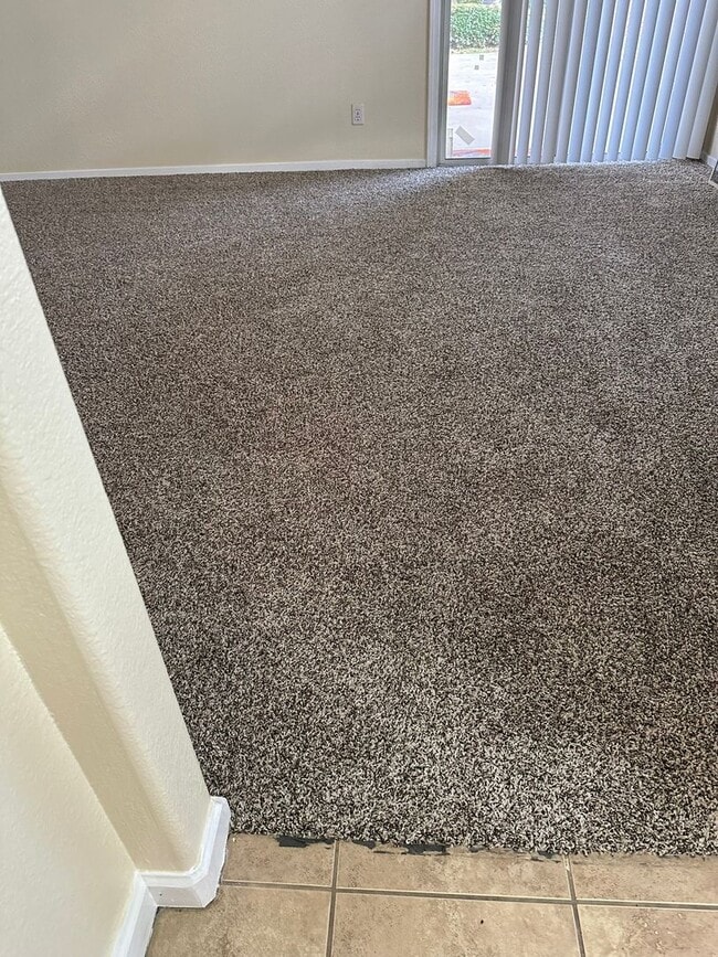 Building Photo - 3/2 Granville in NW Fresno. 3 car garage a...