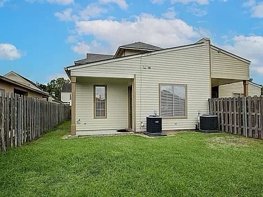 Building Photo - 108 Bandera Dr