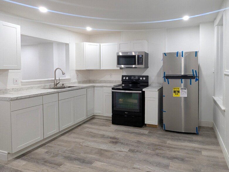 Kitchen - 1260 5th Ave