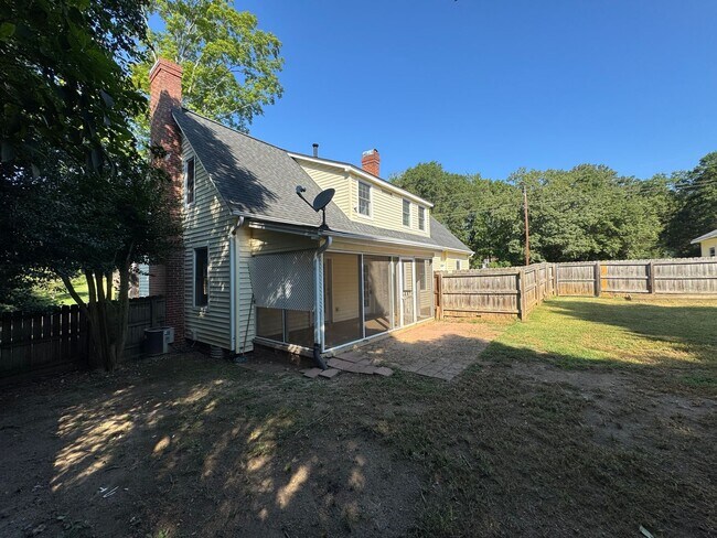 Building Photo - 207 Edgemont Ave