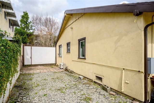 Building Photo - 304 E Garfield Ave